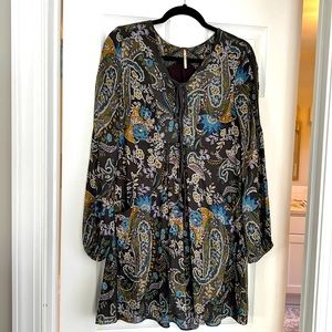 Full dress with lace detail